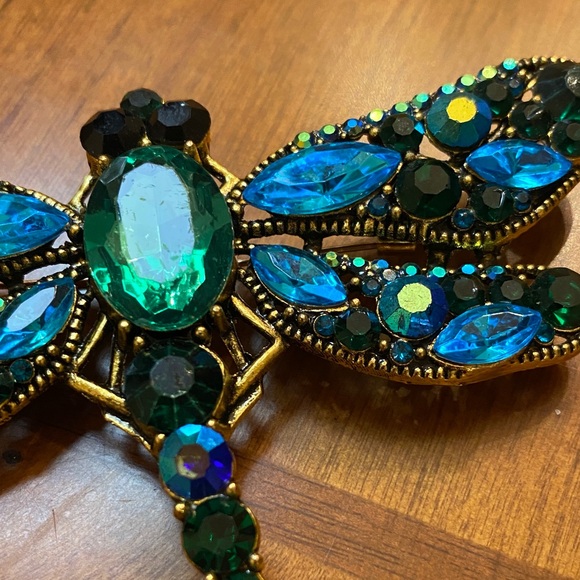 Vibrant Jewel-Toned Dragonfly Brooch - Picture 2 of 4